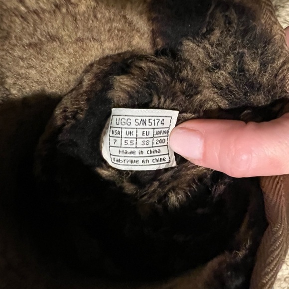 Women’s Rina UGG Metallic Gold Ribbon Tall Boots 7 - Picture 7 of 8